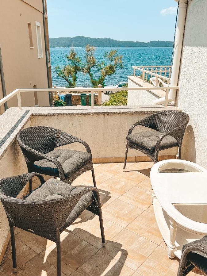 Luxury Beach Apartment W Sunset Sea Views شيبينيك المظهر الخارجي الصورة
